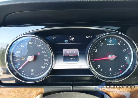 2017 Mercedes-Benz E 300 4Matic z USA, uszkodzony, nr VIN WDDZF4KB1HA049554